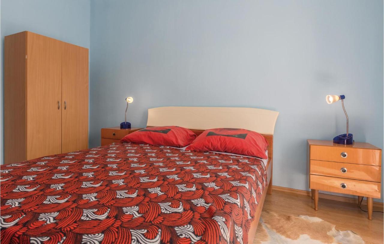 Nice Apartment In Kastel With Kitchen Ngoại thất bức ảnh
